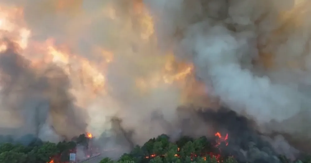 Major wildfire sparks emergency response near Paris