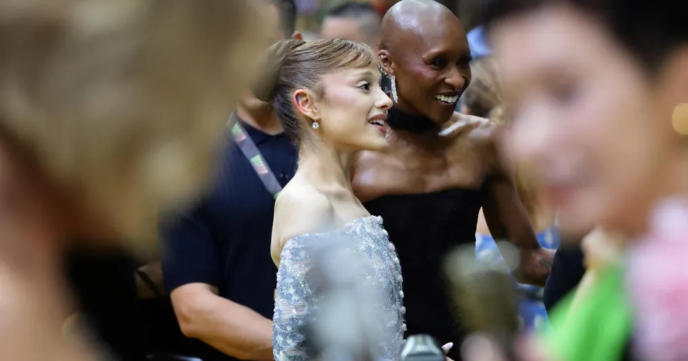 Man Charged After Rushing Ariana Grande at 