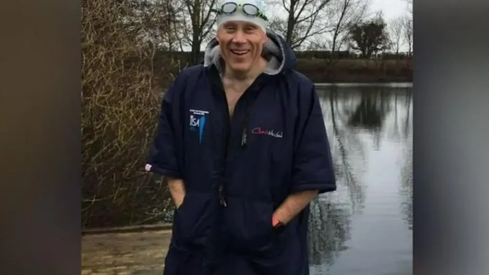 Man commemorates 30 years as an amputee with ice swimming challenge