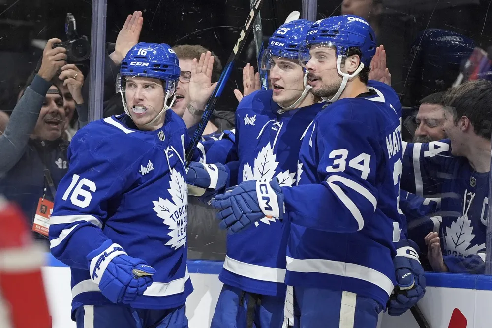 Maple Leafs defeat Bruins 6-4 with Knies' hat trick and Marner's 5-point night