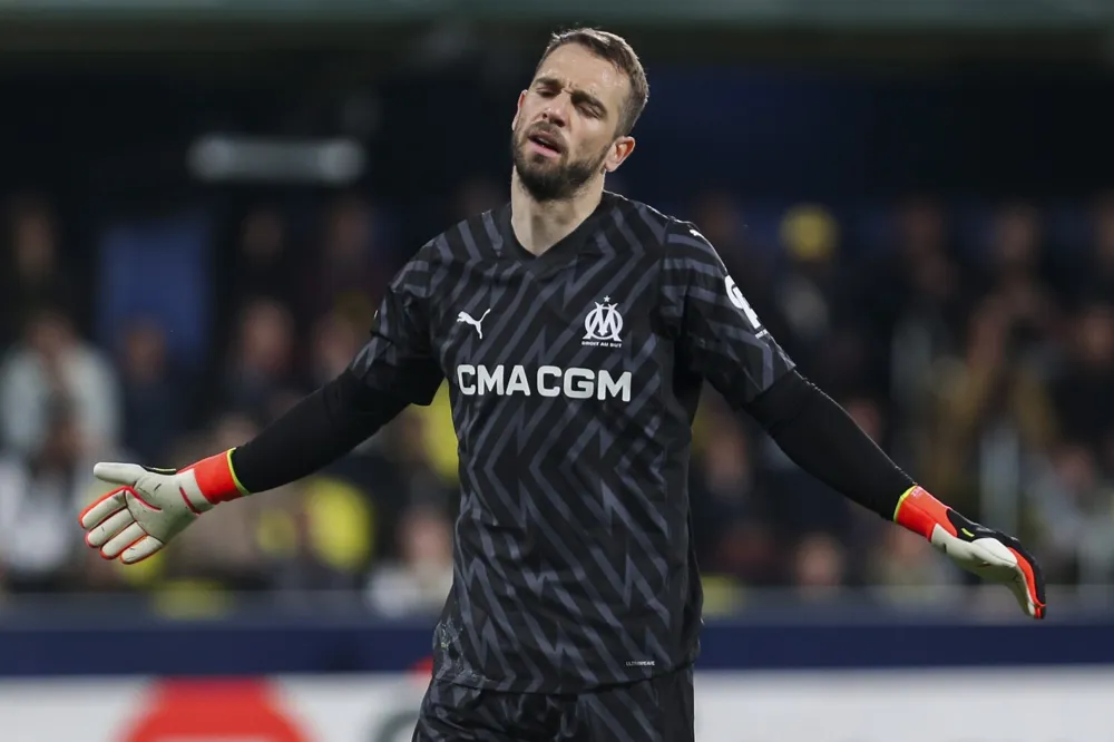 Marseille explains goalkeeper Pau Lopez's failed loan deal to Lens from Girona