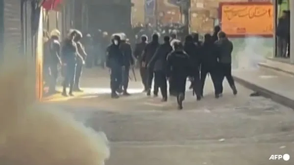 Iran Protests Escalate Amid Internet Blackouts and Rising Death Toll