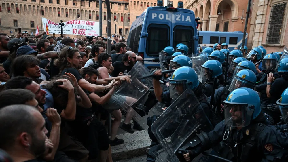 Meloni Demands Investigation into Death of Man During Arrest Amid Violent Protests in Bologna