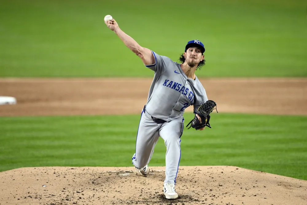 Michael Lorenzen signs $7 million, 1-year deal with Kansas City Royals