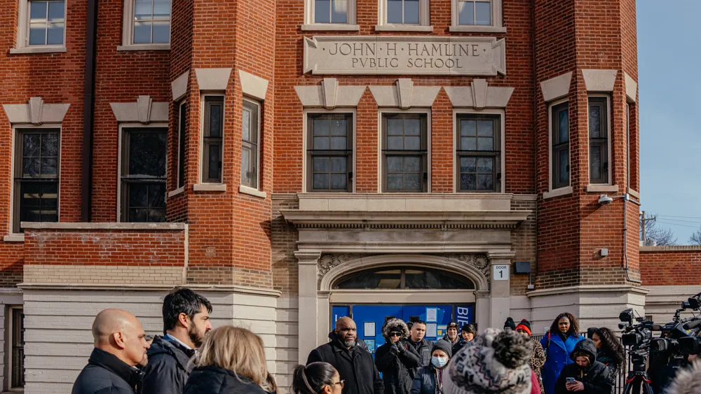 Misunderstanding at Chicago School: Secret Service Agents Mistaken for ICE Officers