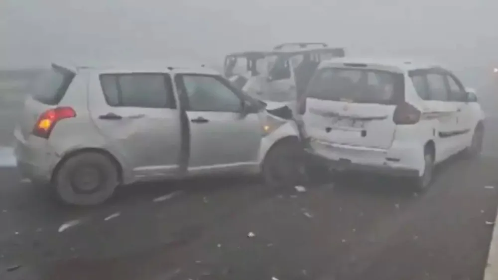 Multi-Vehicle Pile-Up on Delhi-Lucknow Highway Due to Dense Fog