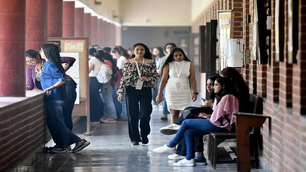 Mumbai University Faces High Failure Rates as Nearly 60% of BCom Students Fail Semester 5 Exams