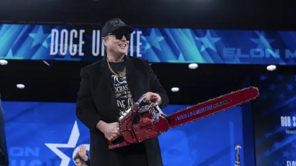 Musk Requires Federal Employees to Justify Their Roles Following Trump's Call for Aggressive Government Cuts