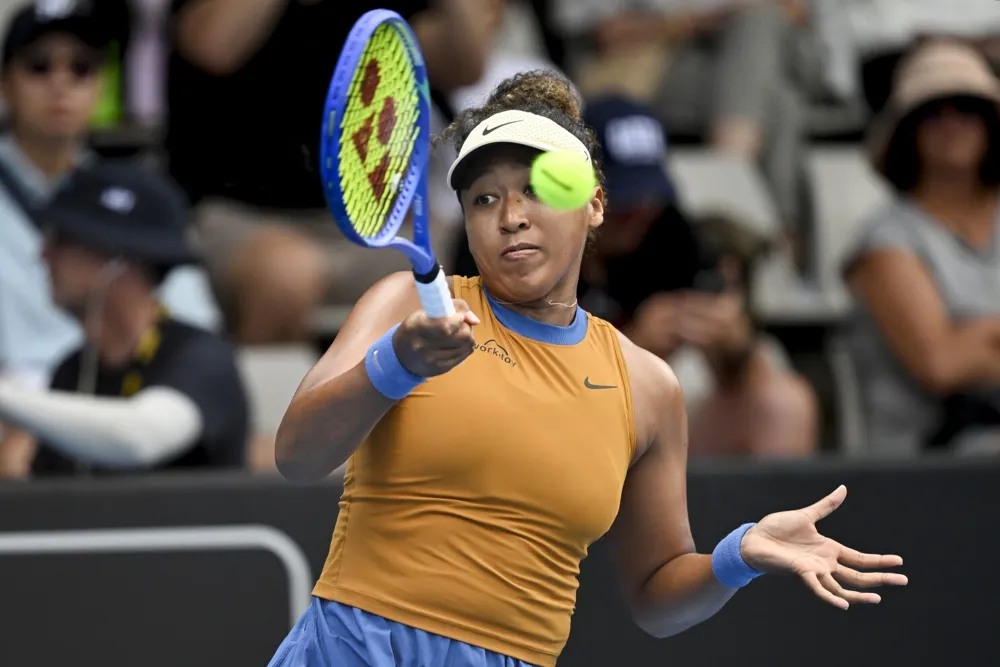 Naomi Osaka advances to quarterfinals at Auckland tennis classic