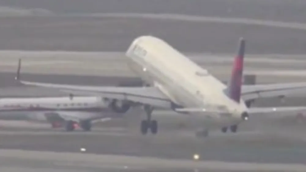 Jet Carrying Gonzaga Basketball Team Avoids Near Collision at LAX