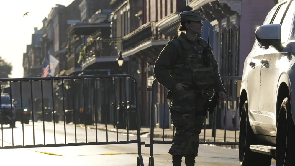 New Orleans gunbattle captured on video as police confront attacker during fatal incident