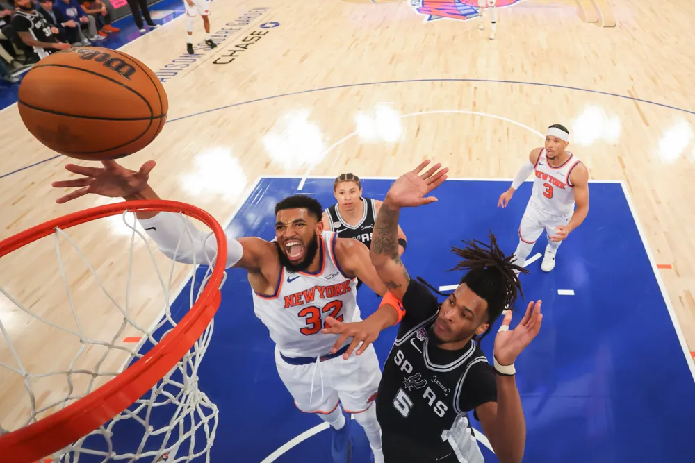 New York Knicks win first NBA title in 53 years by defeating San Antonio Spurs