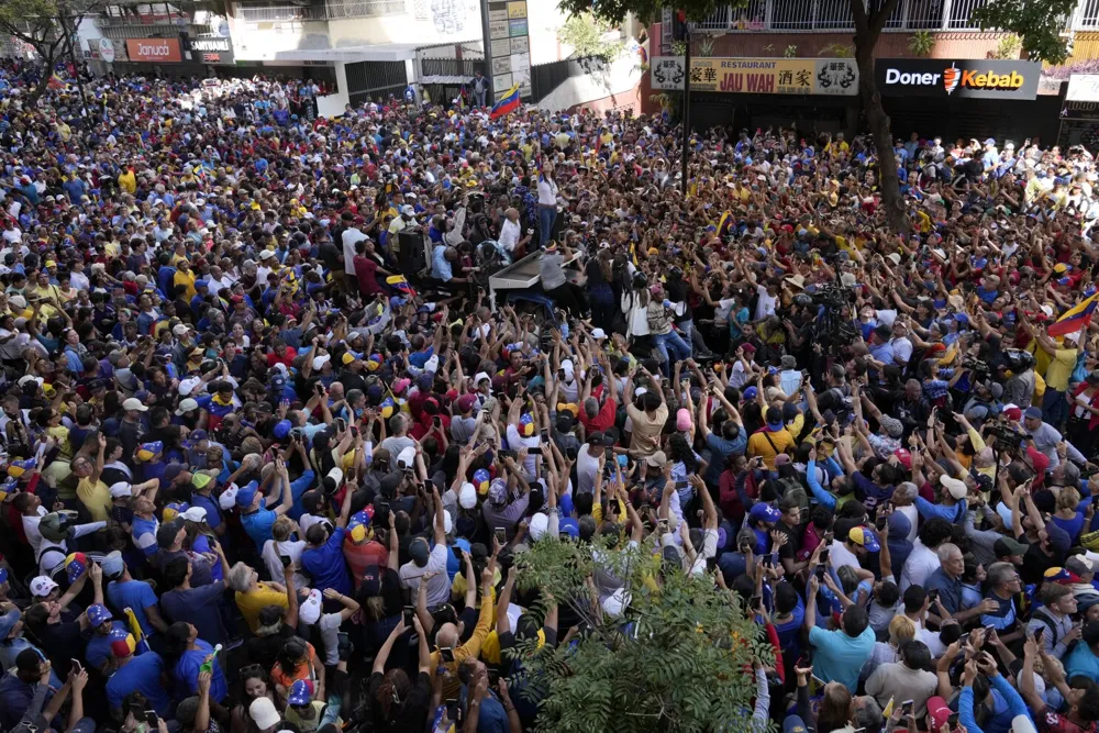 Nicolás Maduro Sworn in for Third Term Amidst Election Fraud Allegations and Protests