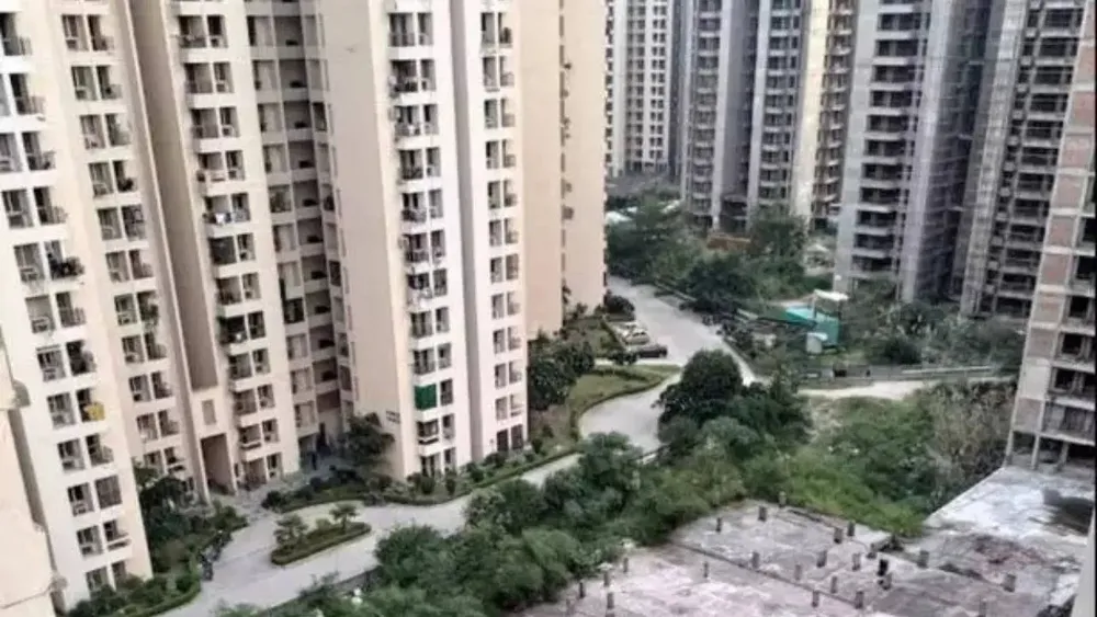 Noida Maintenance Agency Exits, Leaving 4,000 Families with Housekeeping Crisis