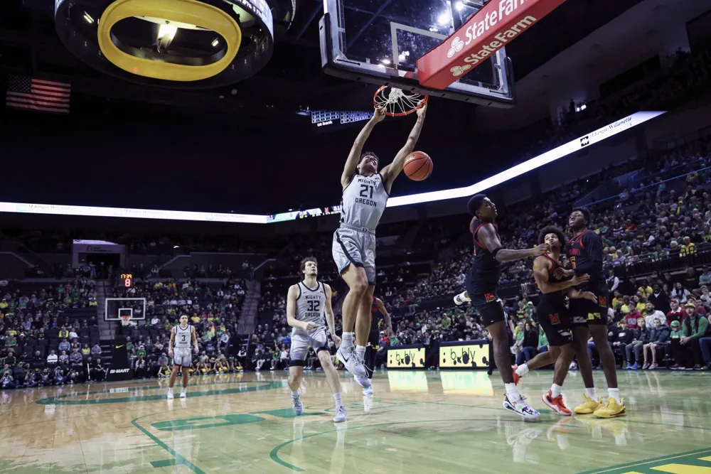 Oregon Basketball Claims Victory Over Maryland with 83-79 Win Led by Shelstad