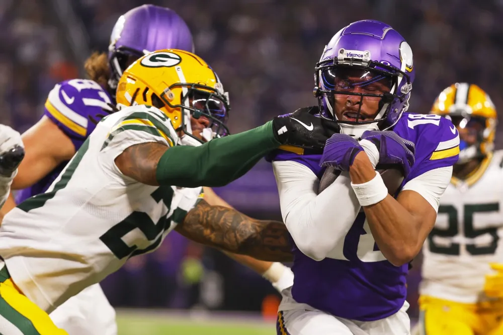 Packers' Defensive Woes Highlighted by Vikings' Dominance Without Alexander