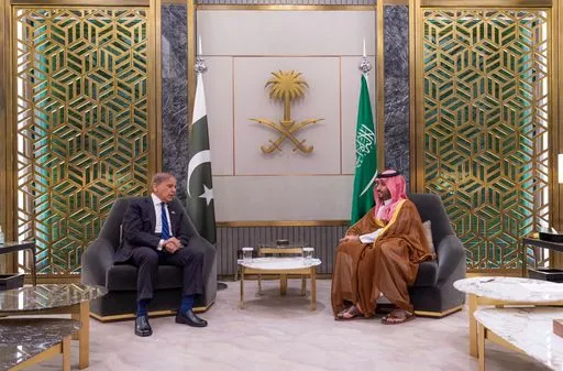 Saudi Arabia and Pakistan Formalize Defense Pact Amid Regional Tensions