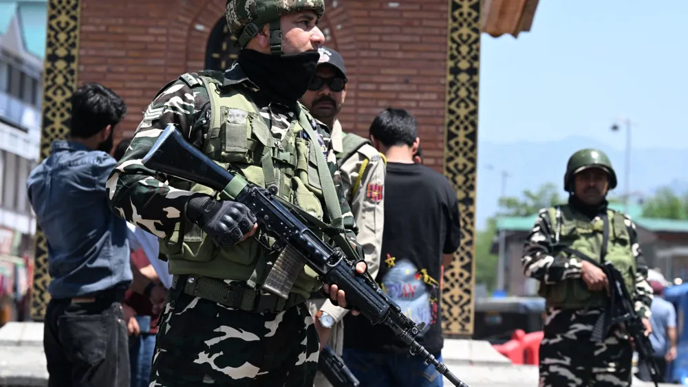 Pakistan Defense Minister Warns of Imminent Indian Military Incursion