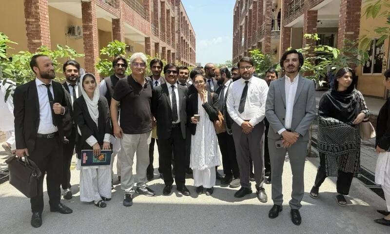 Pakistani Court Suspends Order to Ban YouTube Channels of Government Critics