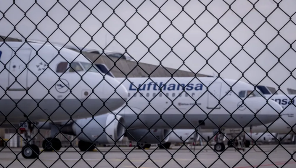 Mid-air Attack: Indian Man Stabs Teens with Fork on Lufthansa Flight