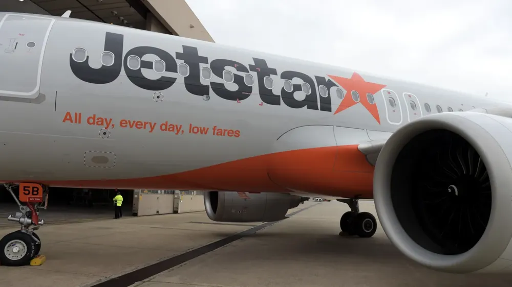 Teen with Shotgun Overpowered by Passengers on Jetstar Flight in Melbourne