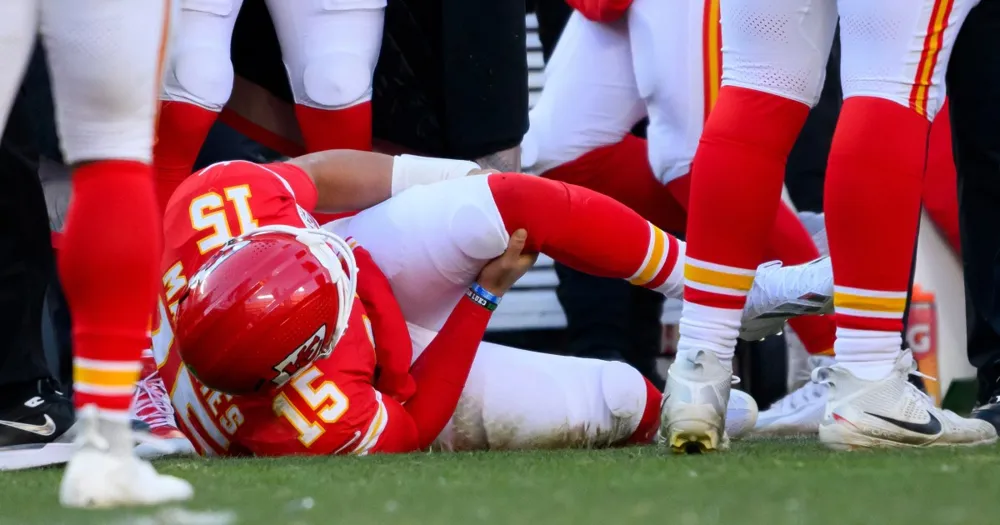 Patrick Mahomes Injured as Chargers Eliminate Chiefs from Playoff Contentions