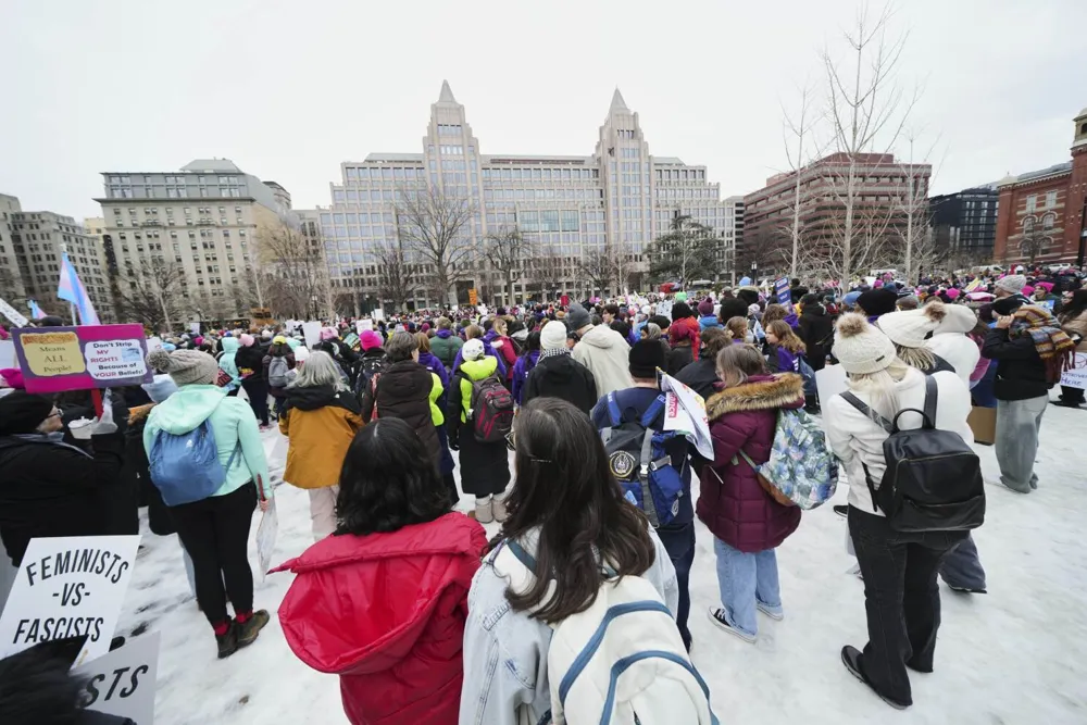 People’s March Draws Crowds in Washington as Trump Prepares for Inauguration