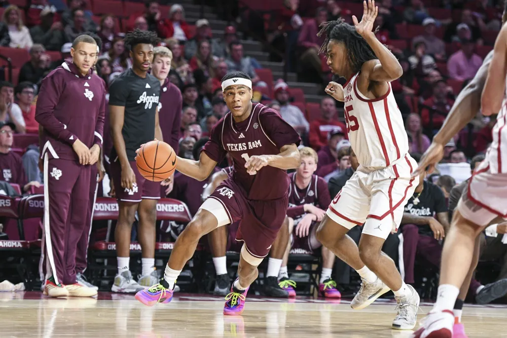 Phelps leads Texas A&M with career-high 34 in comeback win over Oklahoma