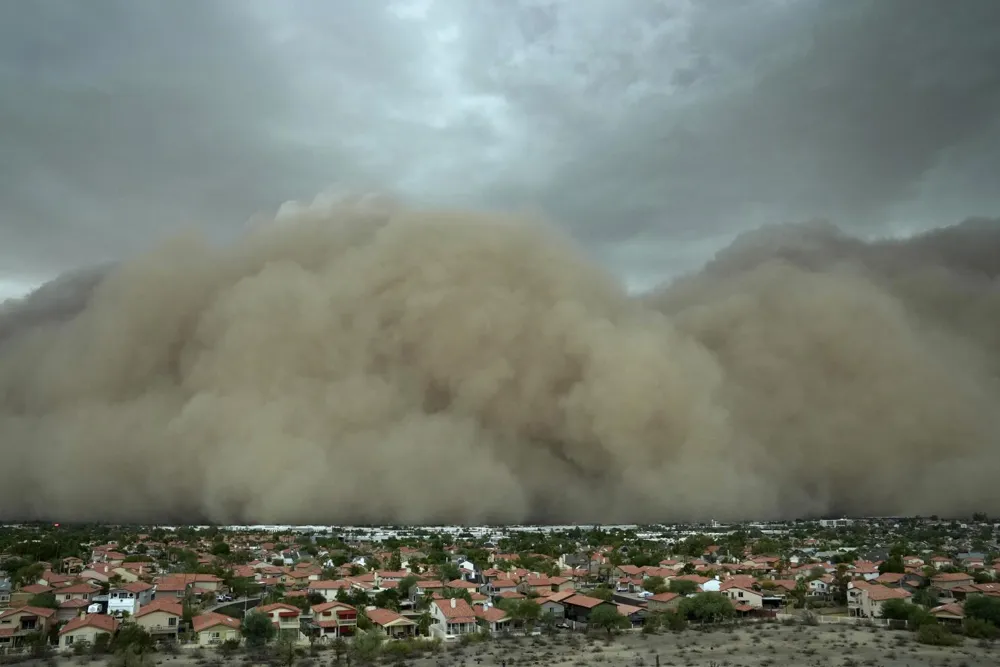 Massive Haboob Engulfs Phoenix, Causing Power Outages and Flight Disruptions