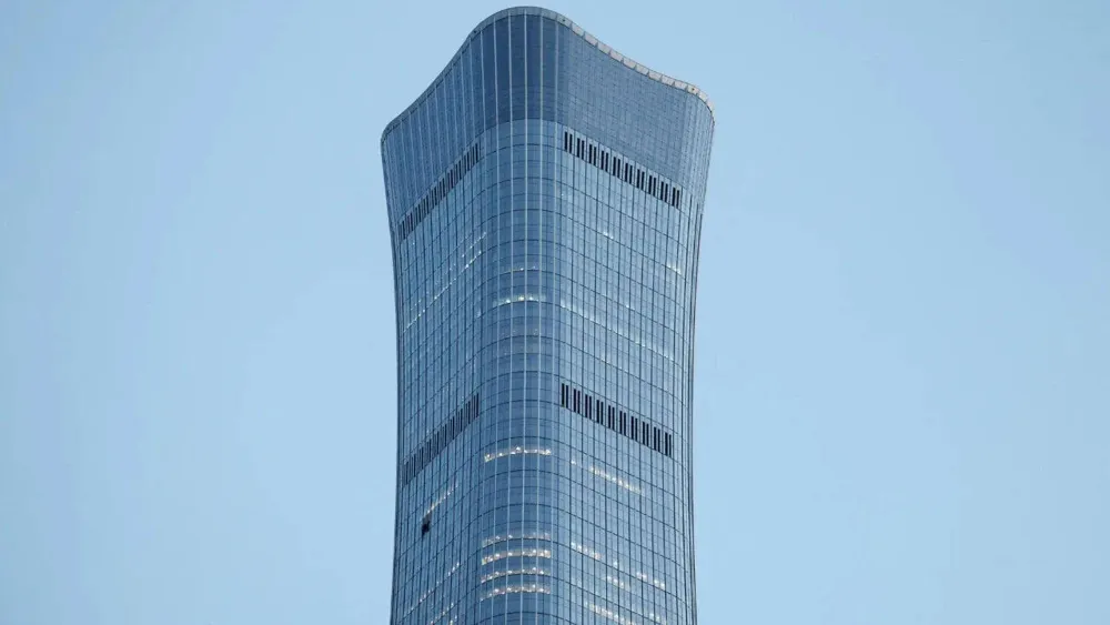 Pilot crashes into Beijing skyscraper, citing mental health issues