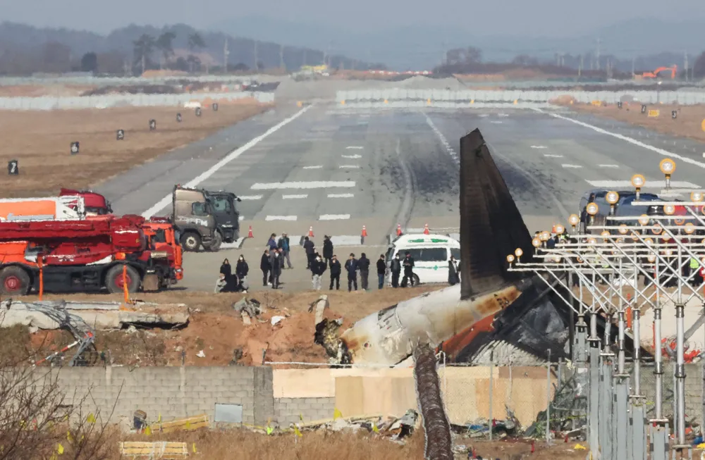 South Korean Police Raid Jeju Air Offices and Muan Airport Following Deadly Crash Investigation