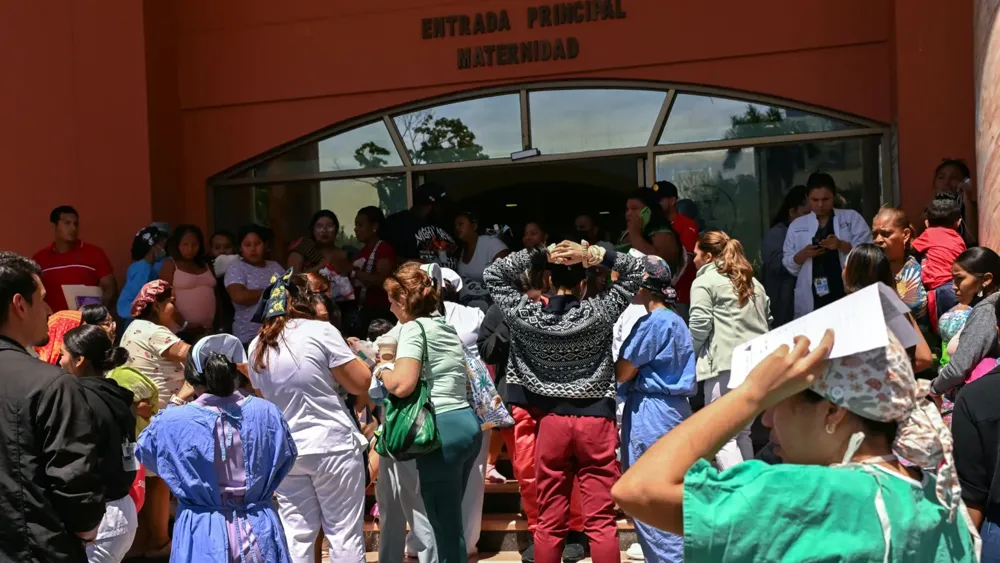 Powerful 7.7 Magnitude Earthquake Strikes Panama, Tsunami Warnings Issued