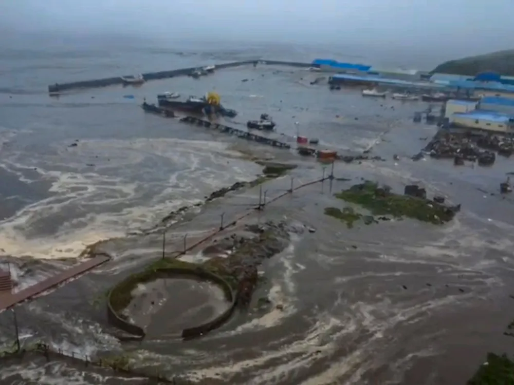 Powerful 7.8-Magnitude Earthquake Strikes Russia's Kamchatka Region, Tsunami Alert Issued