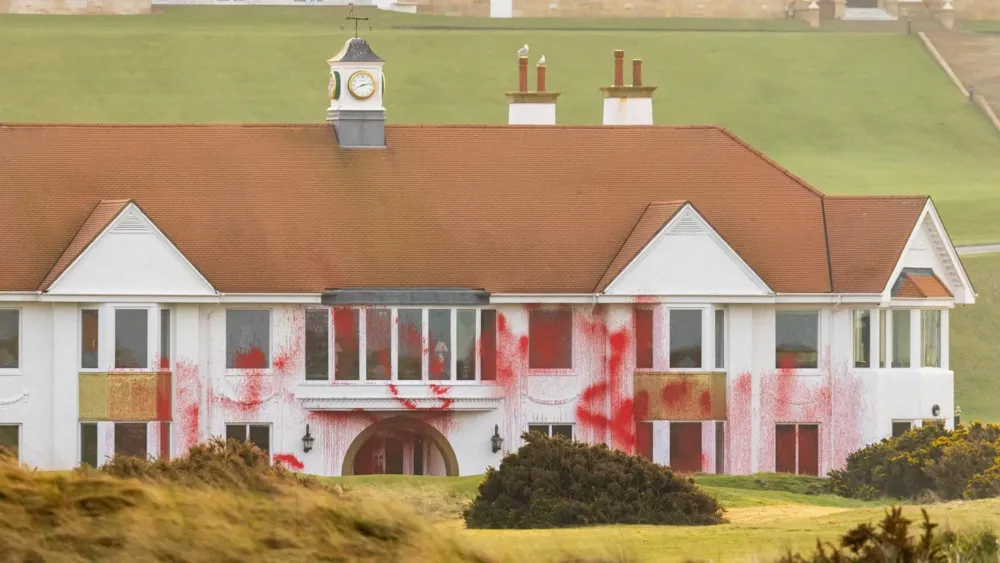 Pro-Palestinian Activists Vandalize Trump's Scottish Golf Resort in Protest Against Gaza Plan