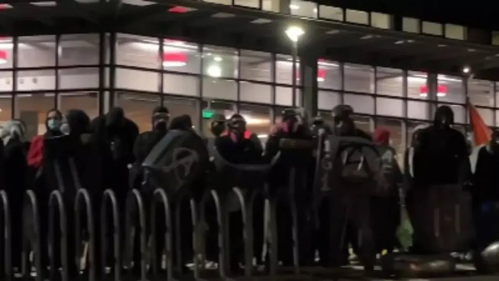 Pro-Palestinian Protesters Occupy University of Washington Building, 30 Arrested