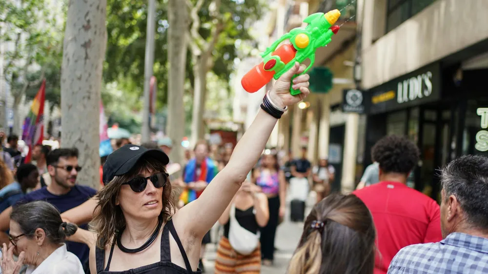 Spanish Protesters Use Water Guns to Target Tourists Amid Housing Crisis