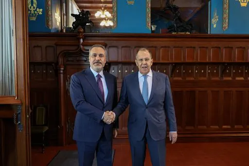 Russia and Ukraine Engage in Difficult Peace Talks in Istanbul, Agree on Prisoner Exchange