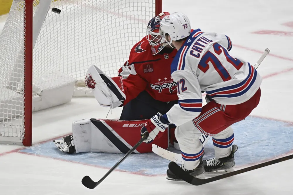 Rangers Dominate Blackhawks 6-2 with Chytil's Two Goals