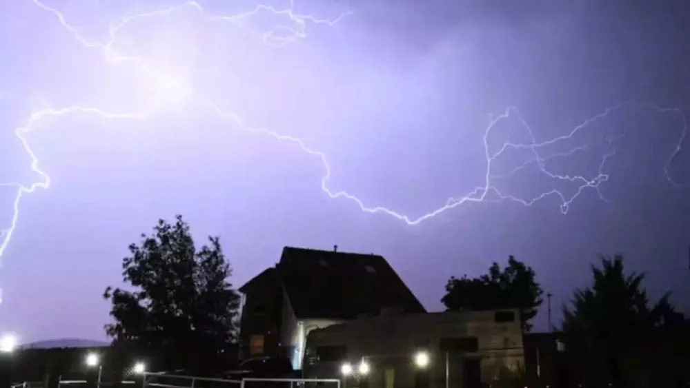 New Record Established: Lightning Megaflash Spanning 829 Kilometers Identified in the U.S.