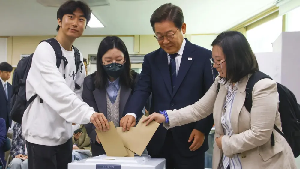 Lee Jae-myung Wins South Korean Presidency Amid Economic and Political Turmoil