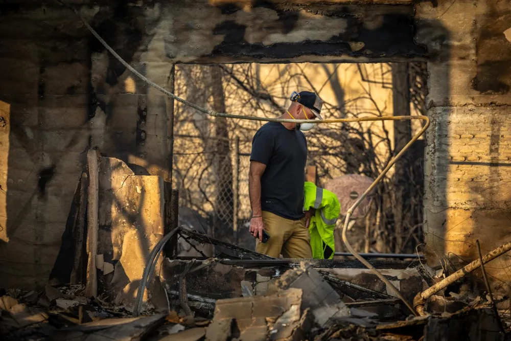 Red flag fire weather in L.A. persists through Friday, with more Santa Ana winds forecasted Sunday