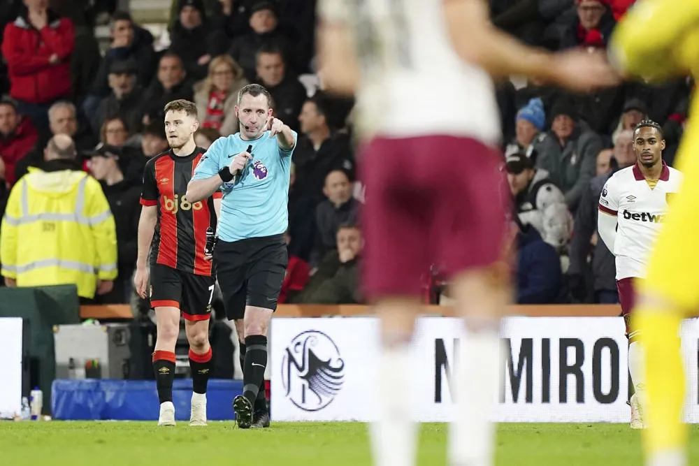 Referees to provide VAR updates to fans during League Cup semifinals for the first time