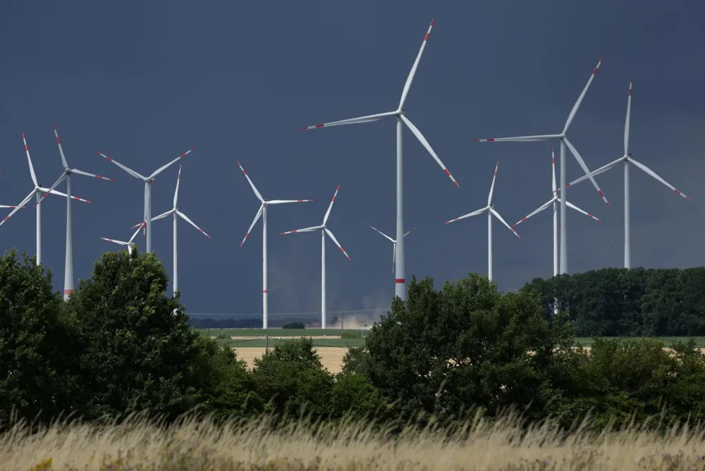 Renewable Energy Surpasses Fossil Fuels in EU Power Generation for the First Time