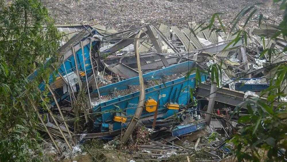 Rescue Operations Intensify Following Philippines Landfill Collapse