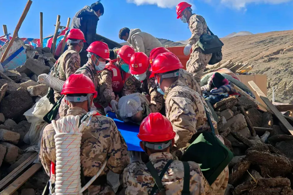 Rescuers Face Harsh Conditions in Tibet Earthquake Aftermath, Search for Survivors Continues