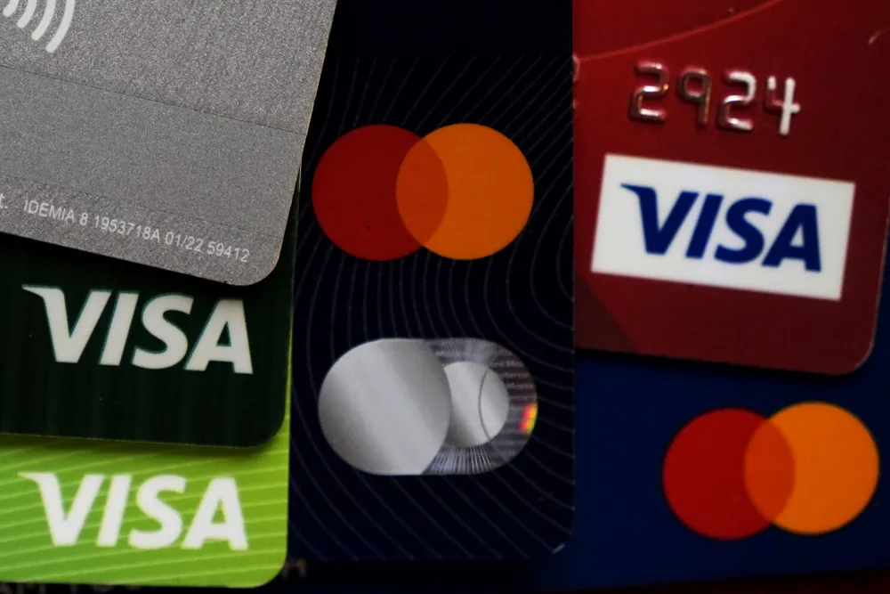 Rising Credit Card Defaults in the U.S.: Key Insights and Impacts