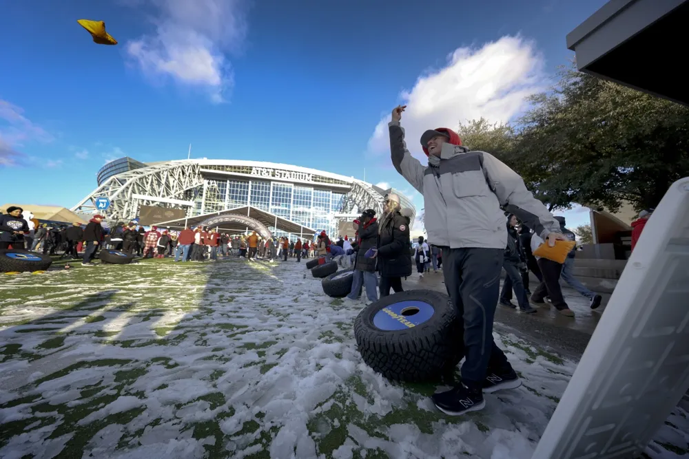 Roads Clear for CFP Semifinal at Cotton Bowl After Winter Storm in North Texas