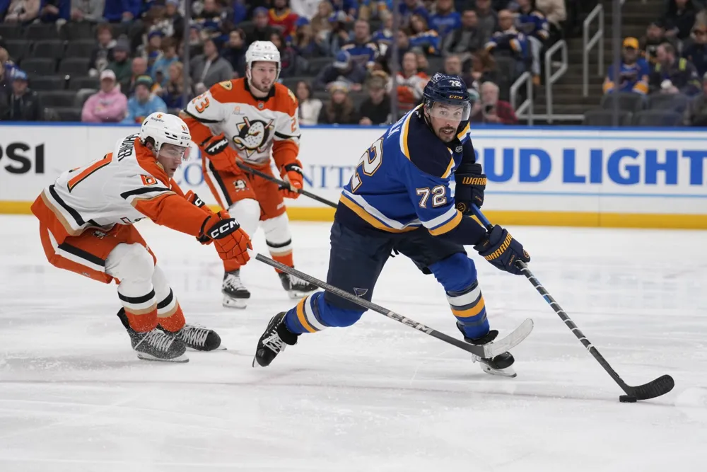 Robert Thomas Shines with Two Goals in Blues' 6-2 Victory Against Ducks