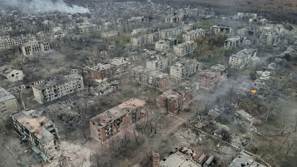 Russian Forces Wreak 'Total Destruction' in Toretsk, Ukrainian Commander Reports