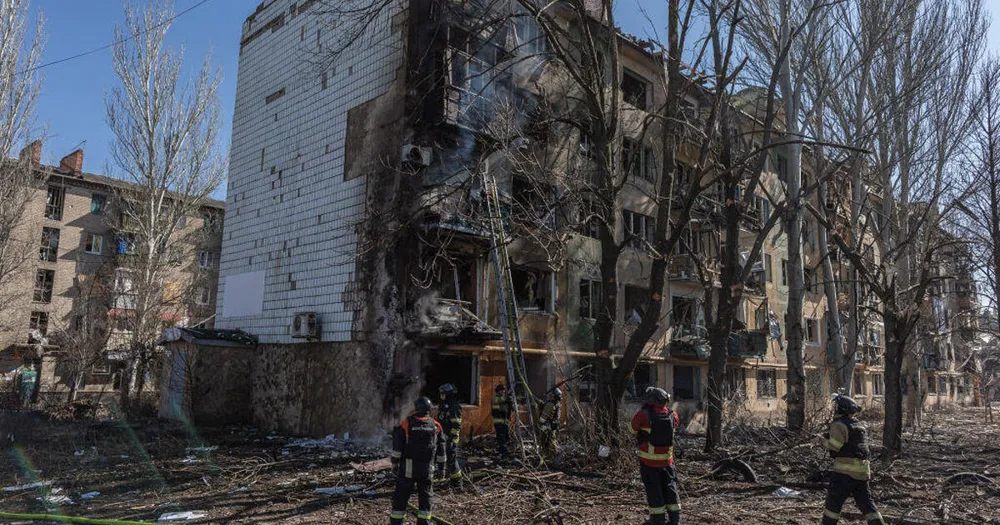 Russian Strikes Intensify in Eastern Ukraine, Causing Rising Casualties Amid U.S. Intelligence Pause